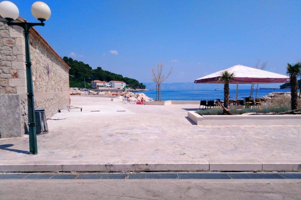 Apartments With A Parking Space Jelsa, Hvar - 8713 イェルサ エクステリア 写真