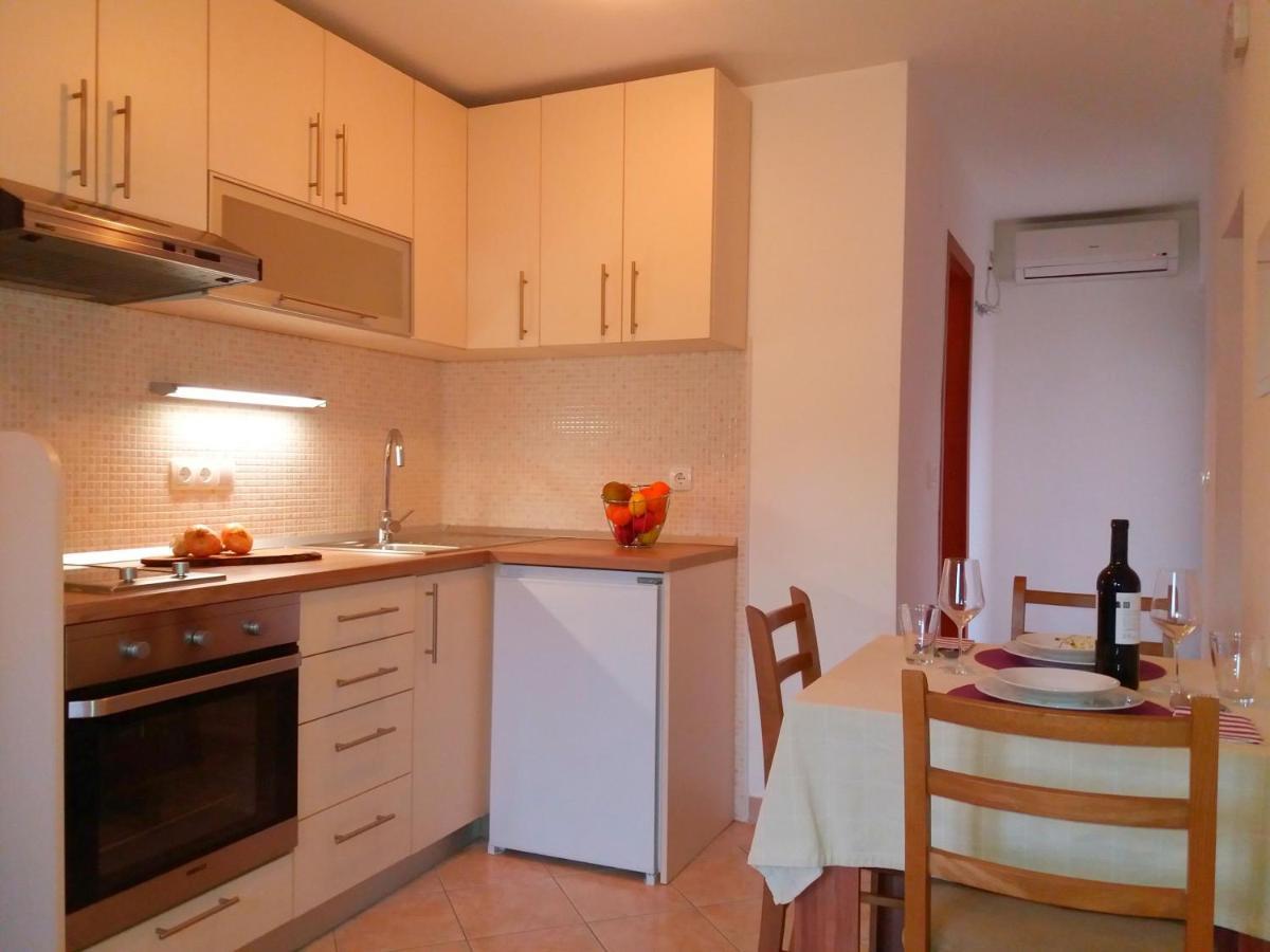 Apartments With A Parking Space Jelsa, Hvar - 8713 イェルサ エクステリア 写真