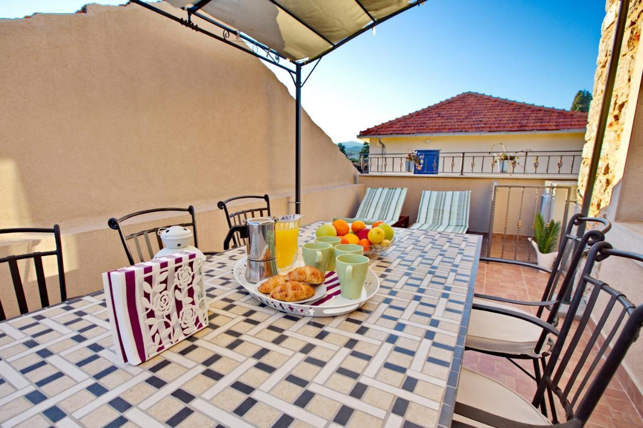 Apartments With A Parking Space Jelsa, Hvar - 8713 イェルサ エクステリア 写真