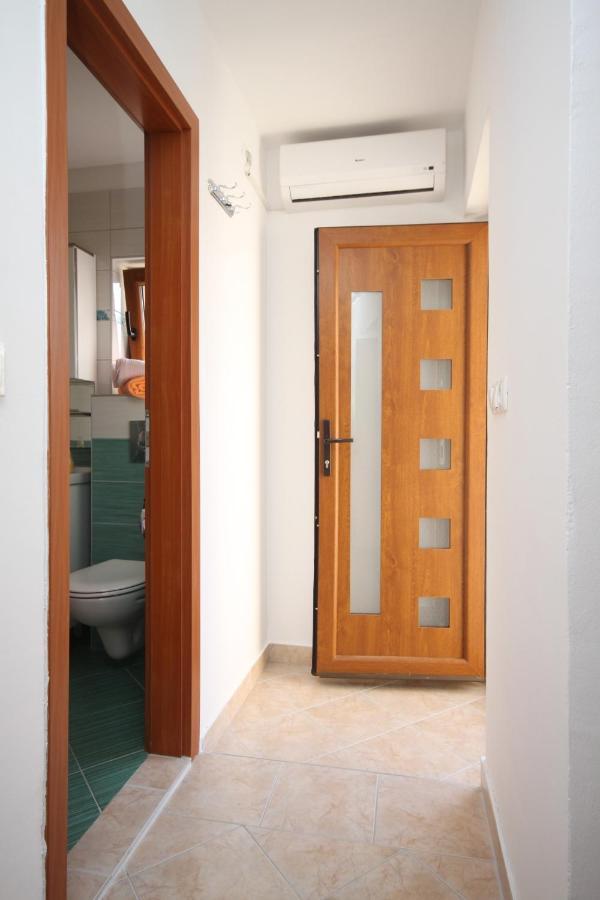 Apartments With A Parking Space Jelsa, Hvar - 8713 イェルサ エクステリア 写真