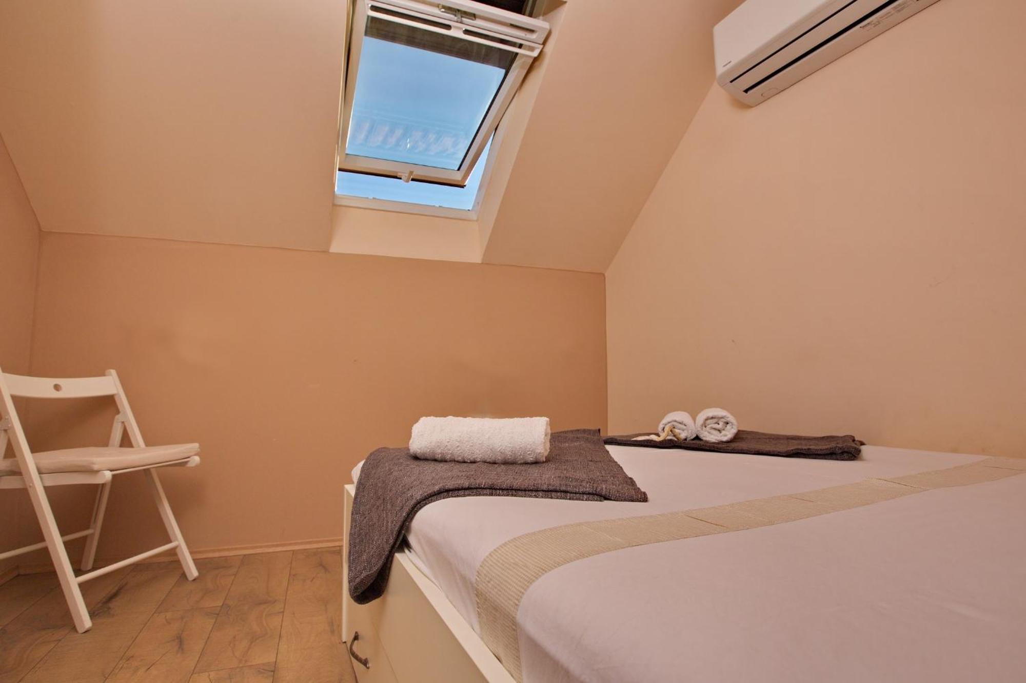 Apartments With A Parking Space Jelsa, Hvar - 8713 イェルサ 部屋 写真