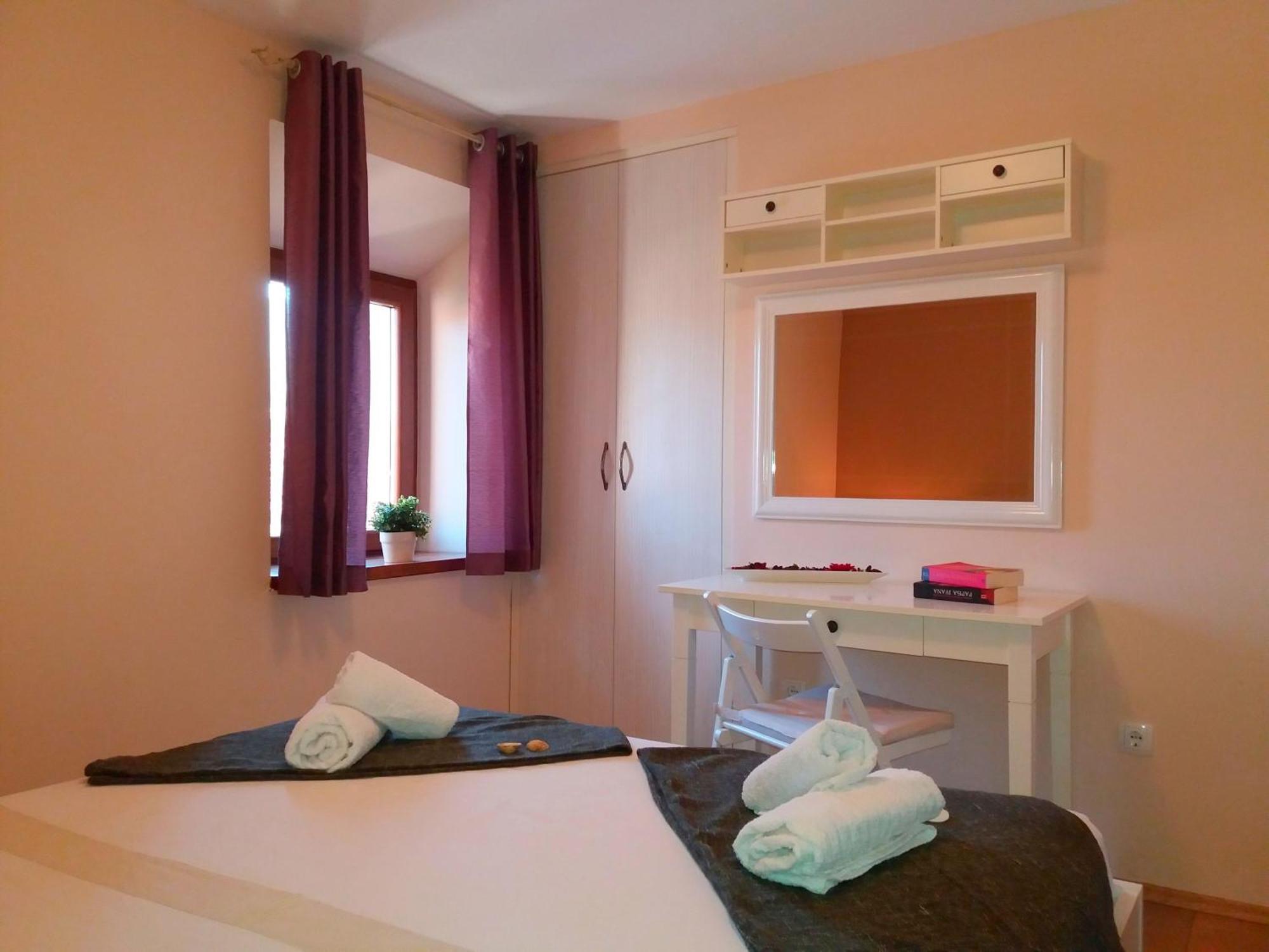 Apartments With A Parking Space Jelsa, Hvar - 8713 イェルサ 部屋 写真